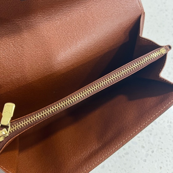 Louis Vuitton Sarah Wallet - Picture 4 of 8